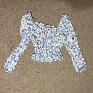 SO White and blue floral Top Size X Small
